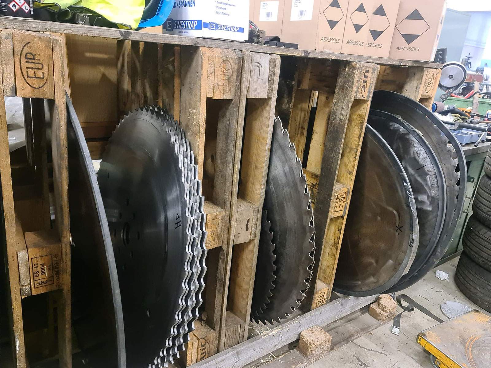 Slipning och tillverkning av verktyg